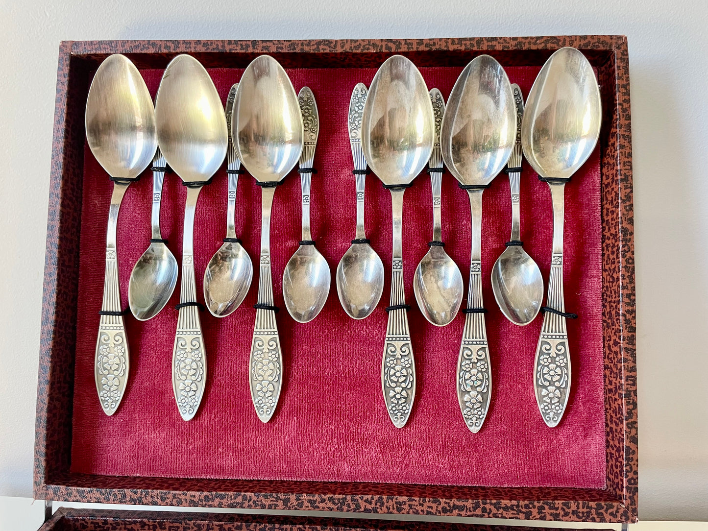 Newsilver Soviet Union time tableware in the original box