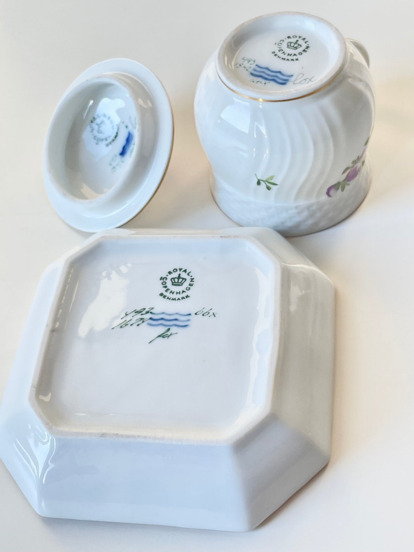 Royal Copenhagen, Saxon Flowers Pot De Crème cup (1)