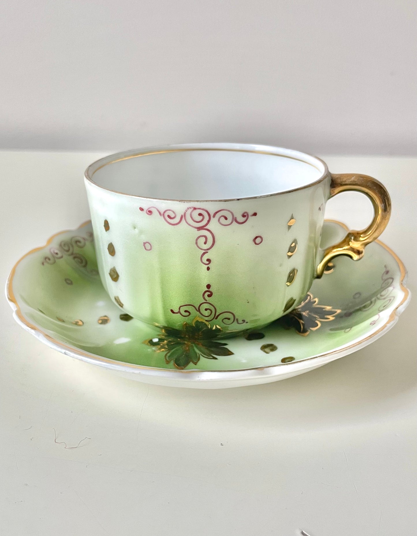 Tsarist Russia's porcelain tea duo produced by Kuznetsov