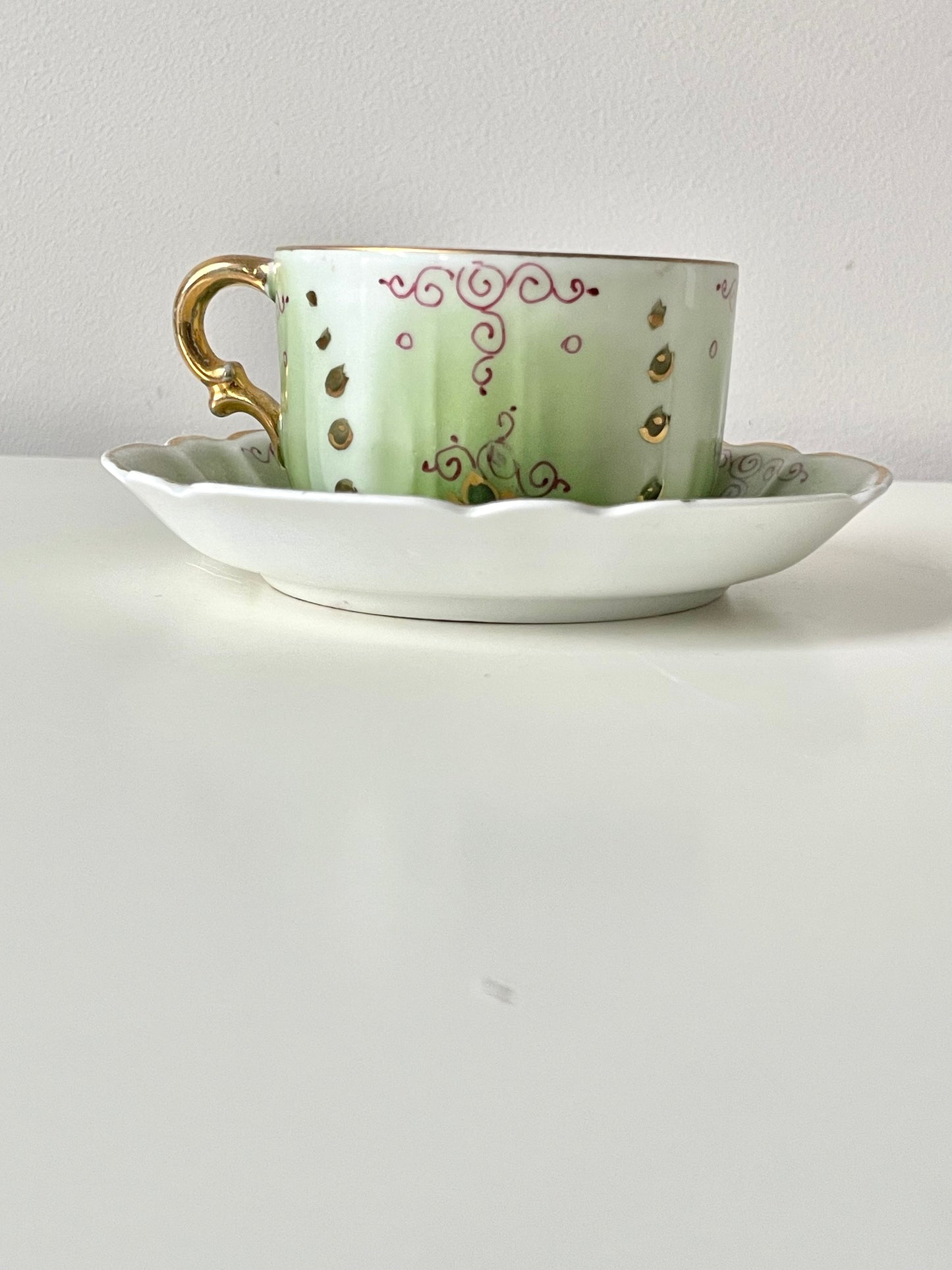 Tsarist Russia's porcelain tea duo produced by Kuznetsov