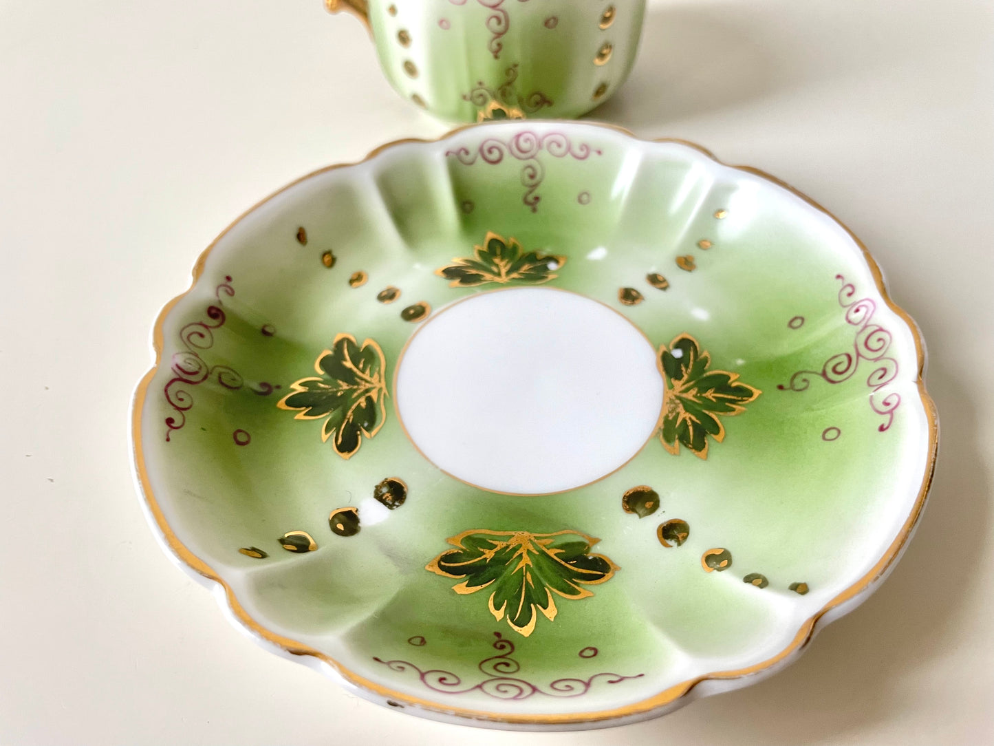 Tsarist Russia's porcelain tea duo produced by Kuznetsov