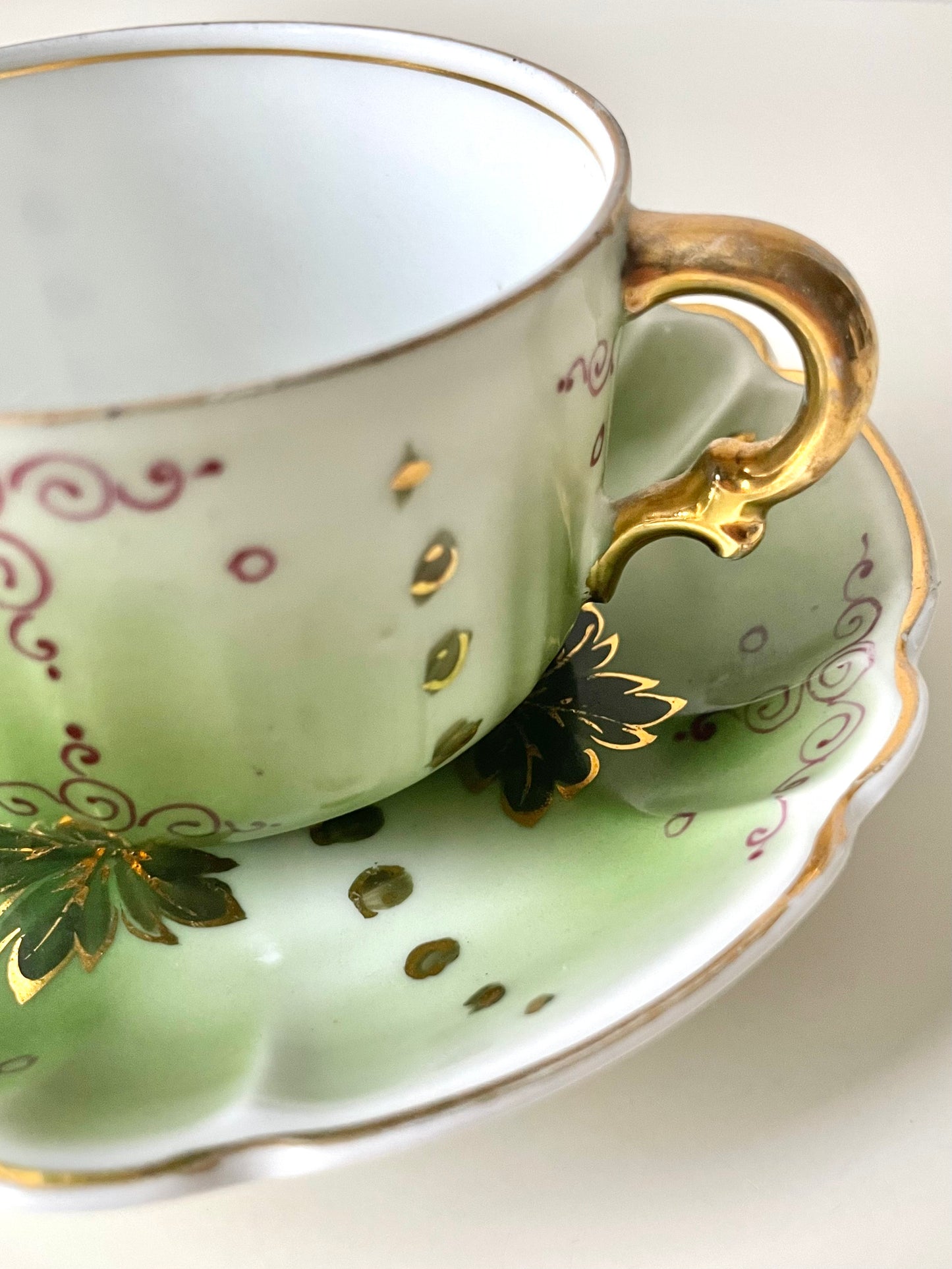 Tsarist Russia's porcelain tea duo produced by Kuznetsov