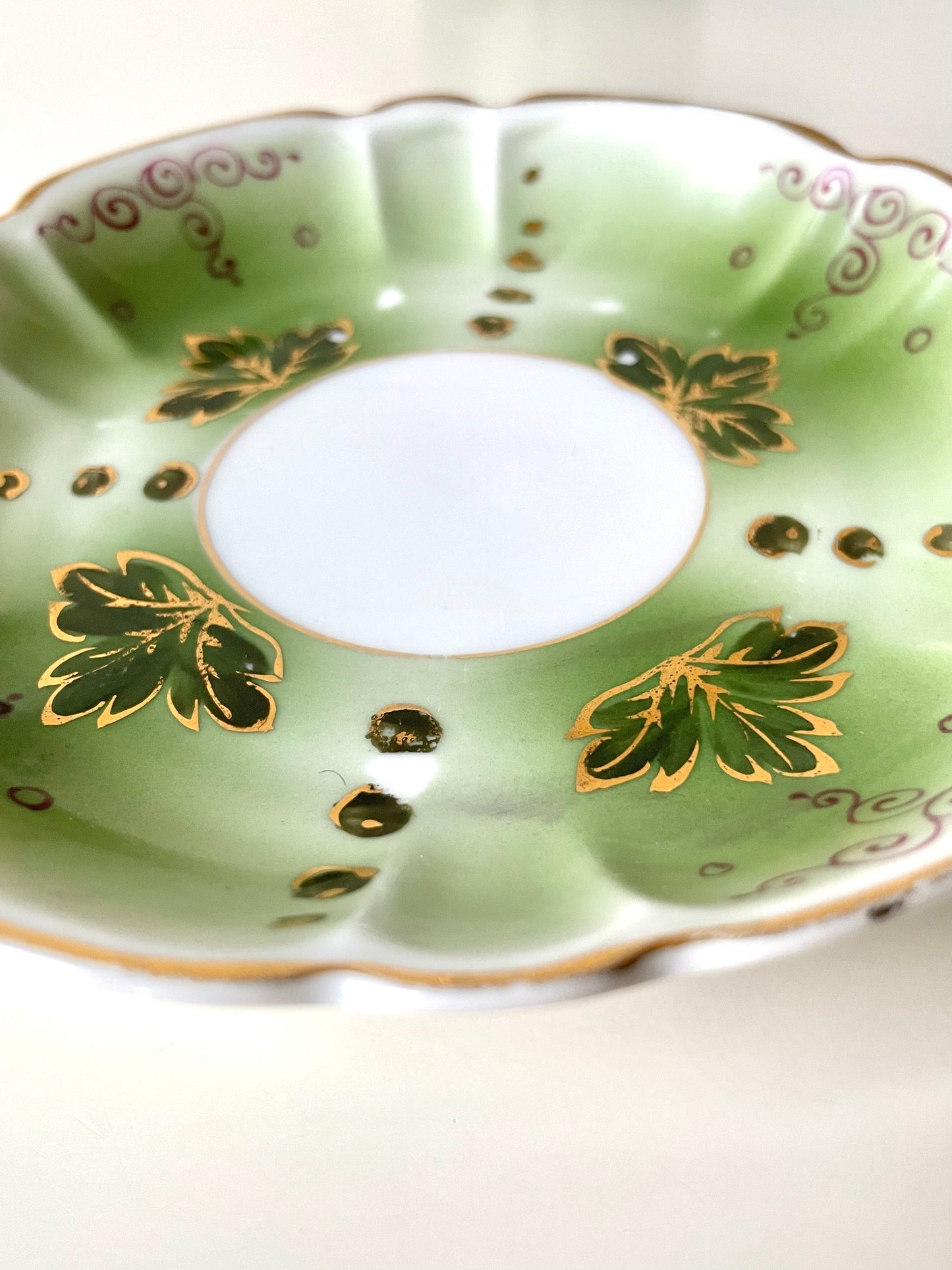 Tsarist Russia's porcelain tea duo produced by Kuznetsov