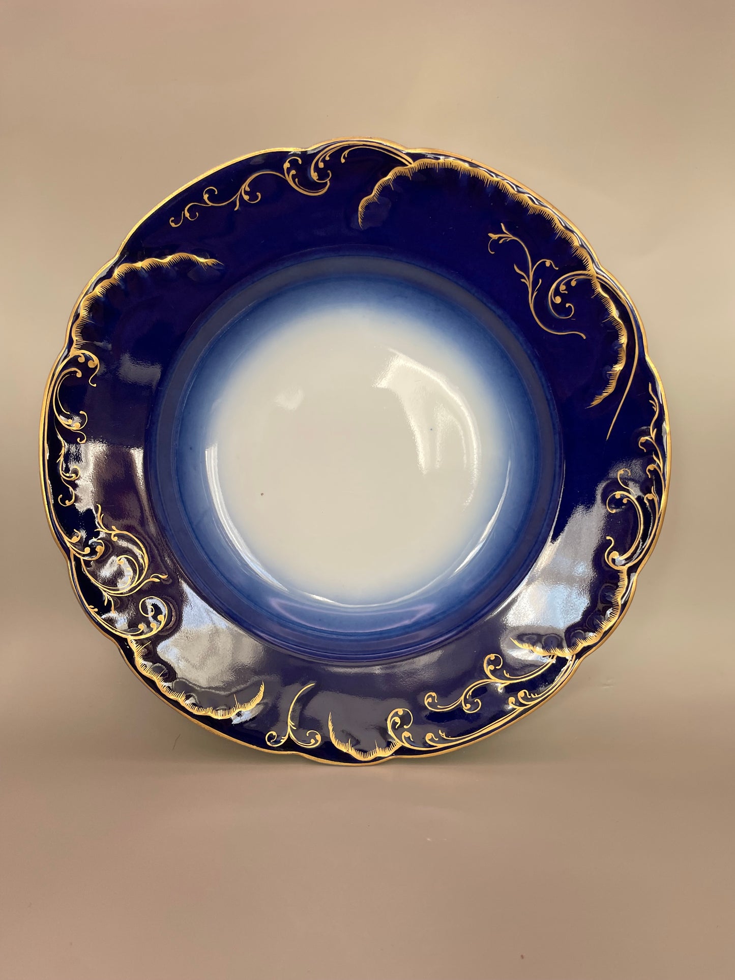 Kuznetsov’s soup plate in mint condition