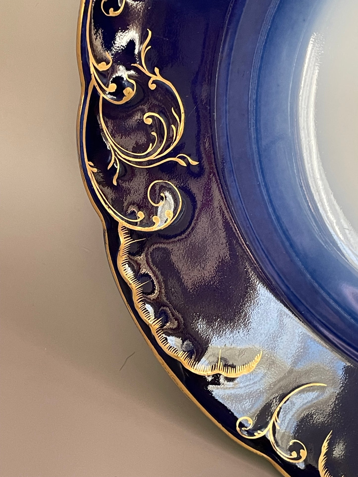 Kuznetsov’s soup plate in mint condition