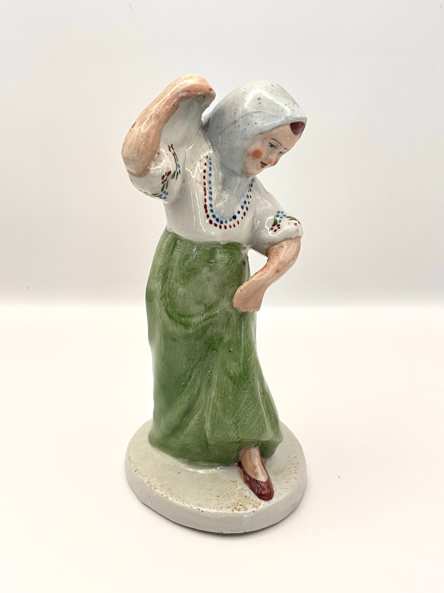 Dancer Darjushka figurine by Gorodnitsa from 1930-50ies
