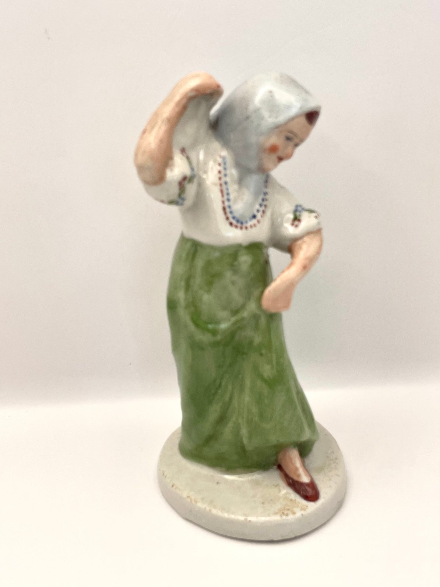 Dancer Darjushka figurine by Gorodnitsa from 1930-50ies