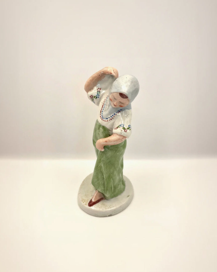 Dancer Darjushka figurine by Gorodnitsa from 1930-50ies
