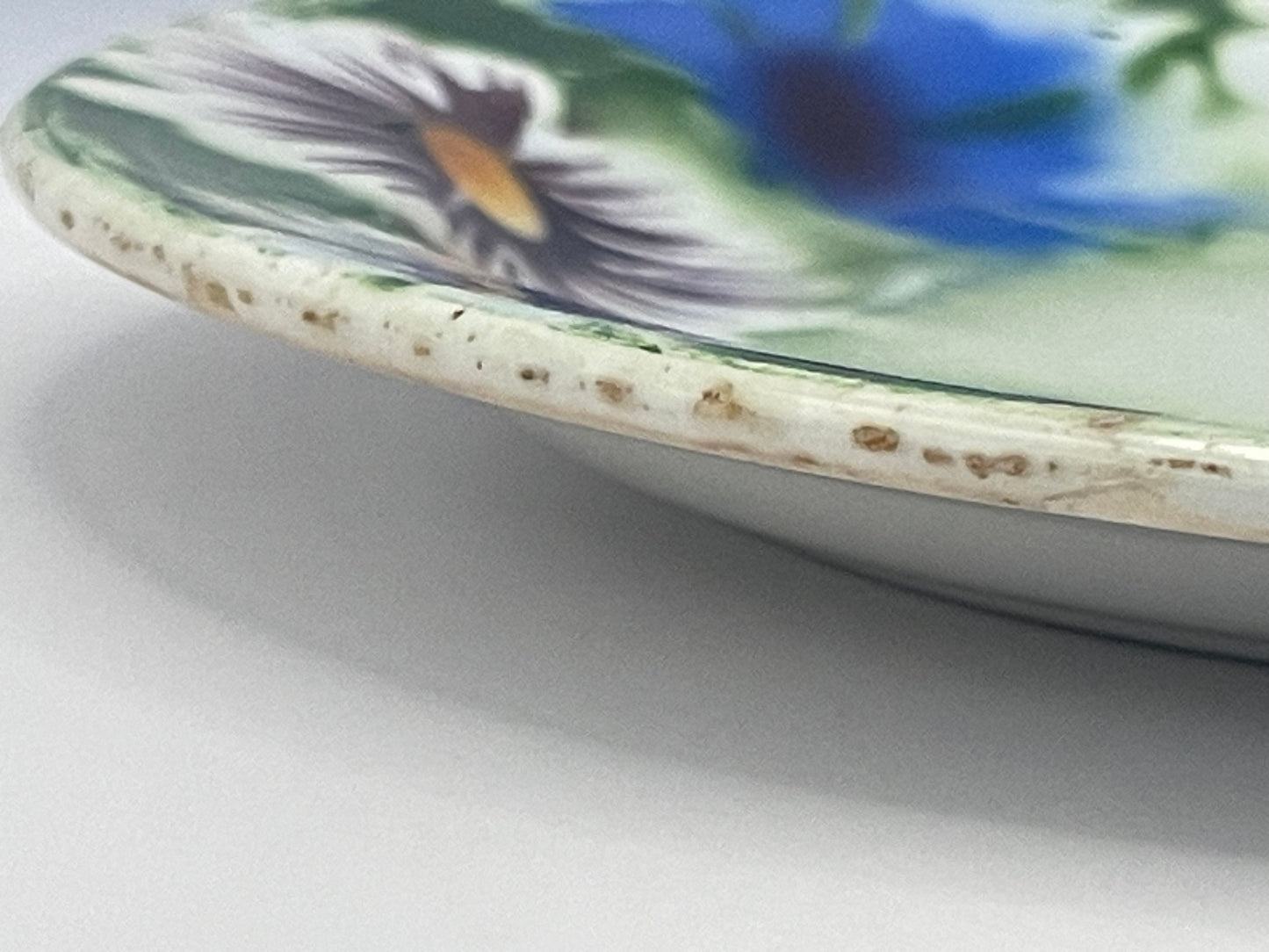 Charming Kuznetsov's fajans plate