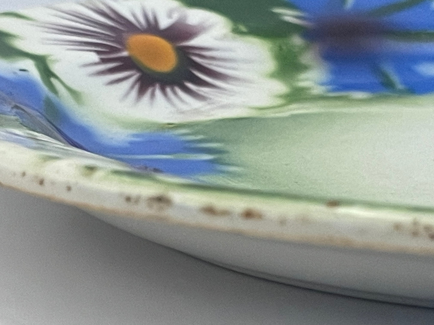 Charming Kuznetsov's fajans plate