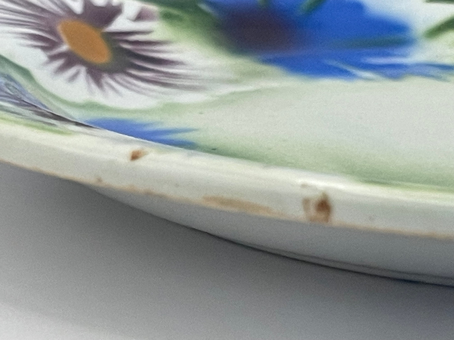 Charming Kuznetsov's fajans plate