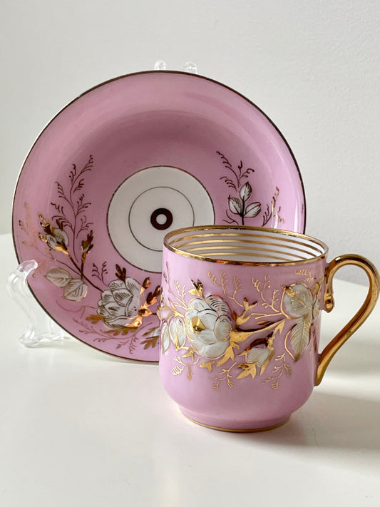 Pink Kuznetson’s porcelain duo with gilding