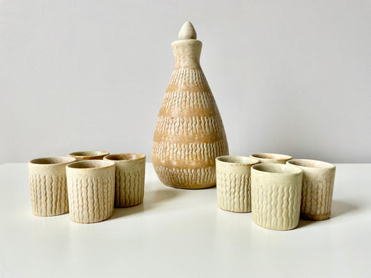 Valli Eller’s ceramic set of carafe and glasses