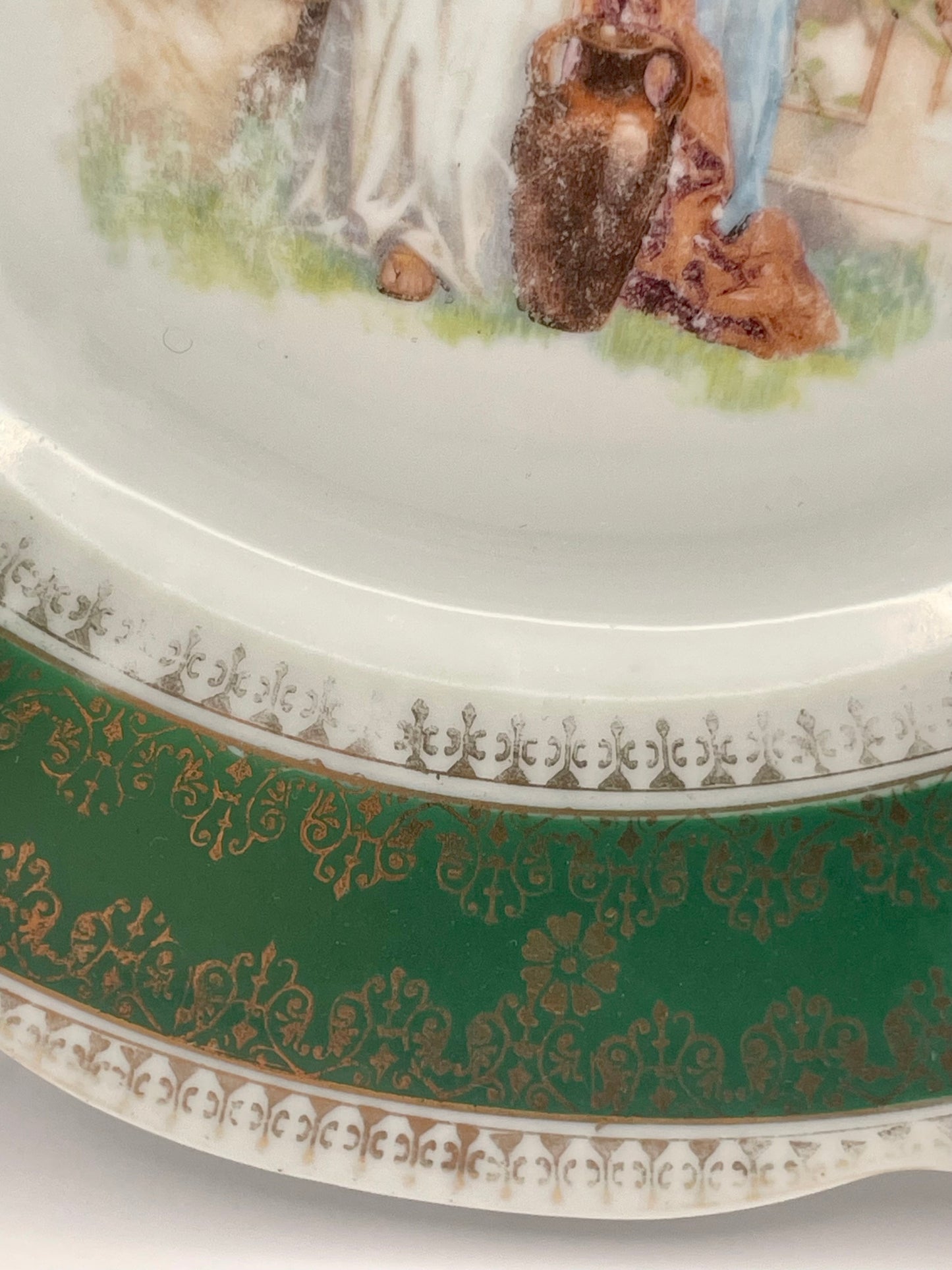 Post-revolution era platter with Vseukrtrest porcelain mark (ex-Kuznetsov’s mark)