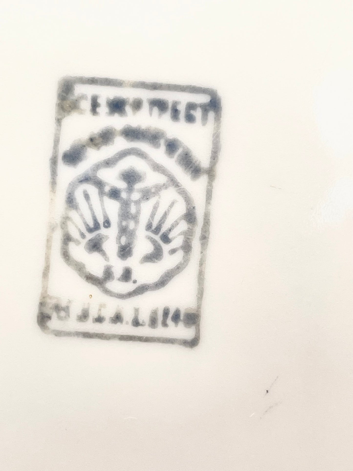 Post-revolution era platter with Vseukrtrest porcelain mark (ex-Kuznetsov’s mark)