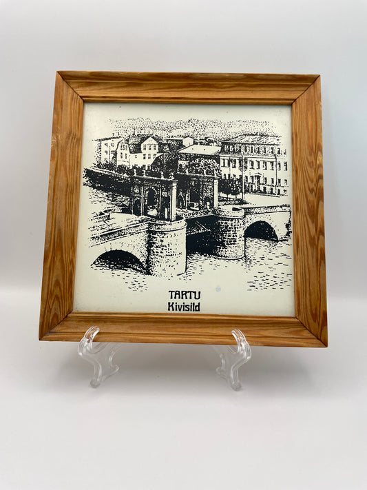 Tile depicting Tartu bridge