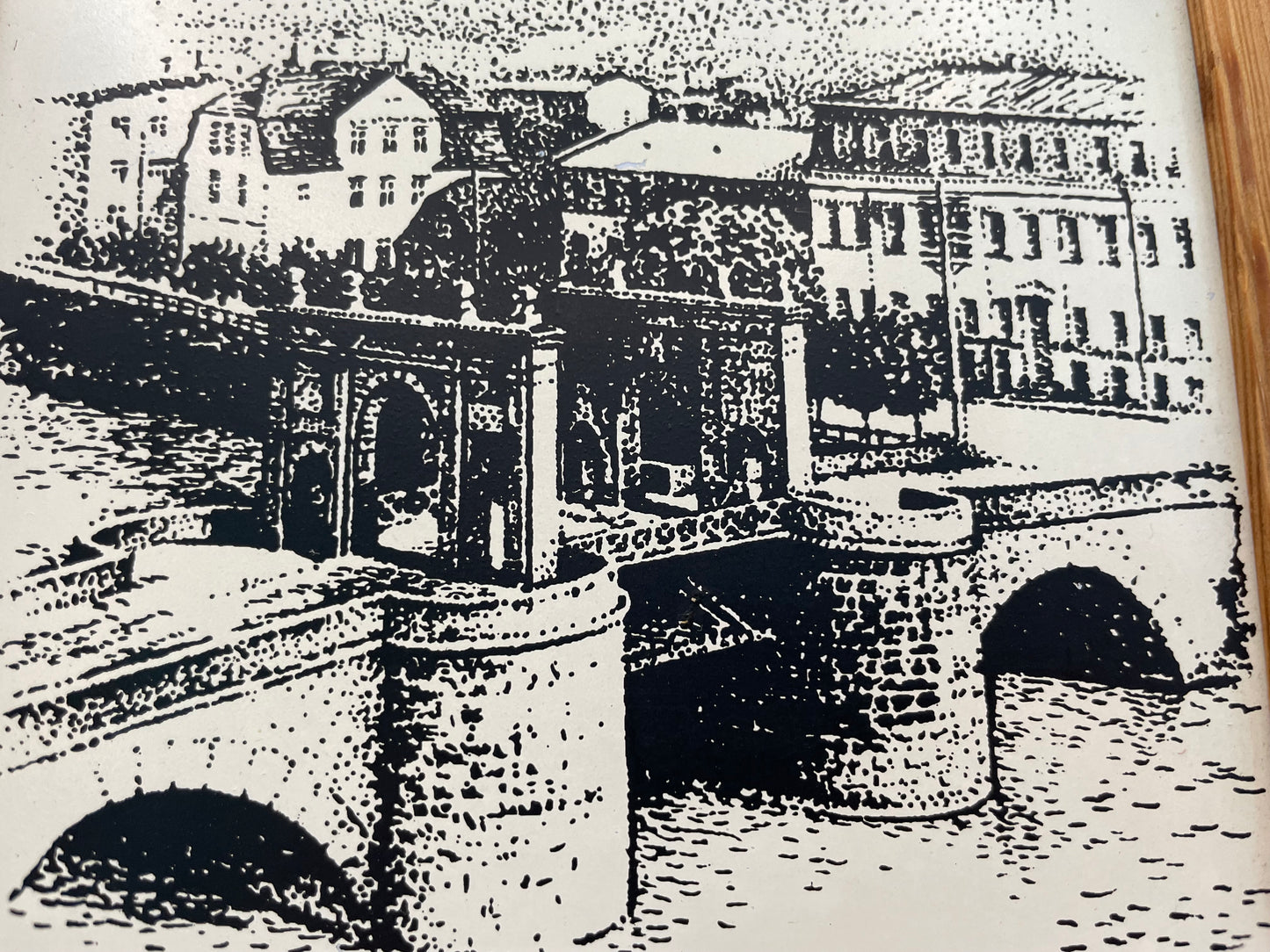 Tile depicting Tartu bridge
