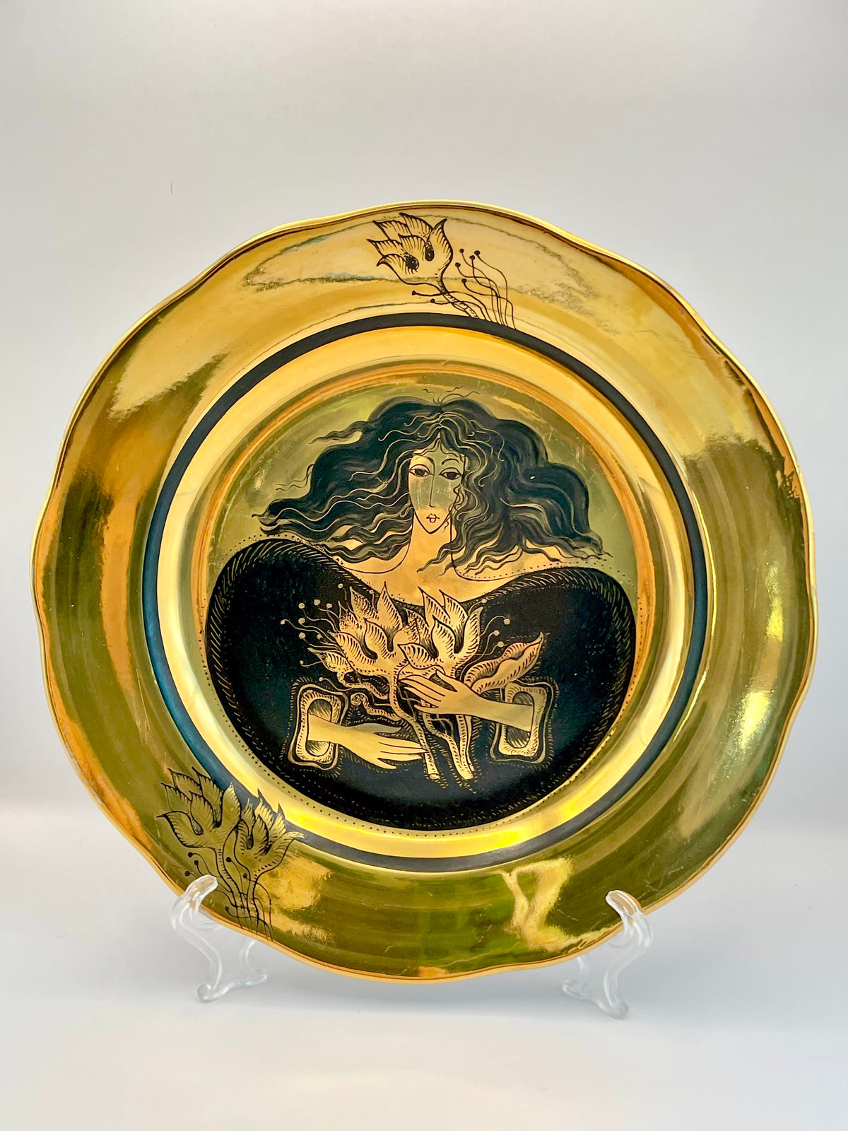 Museum-grade richly gilded one-off porcelain plate from 1970s, hand-painted by Anu Ivask