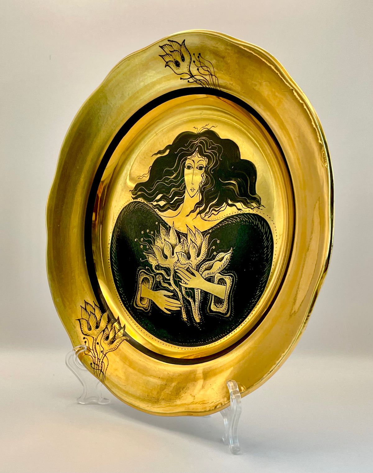 Museum-grade richly gilded one-off porcelain plate from 1970s, hand-painted by Anu Ivask